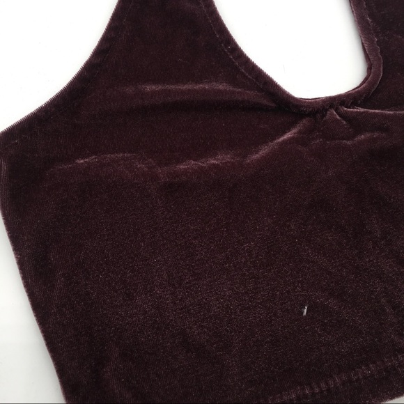 Don’t Ask why AEO crushed velvet crop halter top - Picture 2 of 10